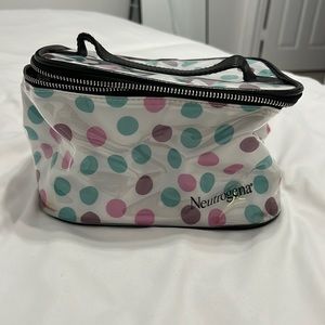 Neutrogena make up bag